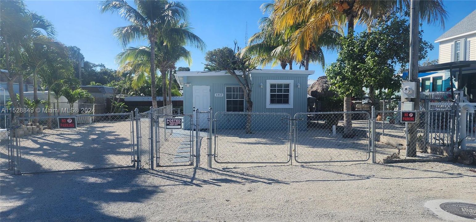 Recently Sold: $385,000 (3 beds, 2 baths, 776 Square Feet)