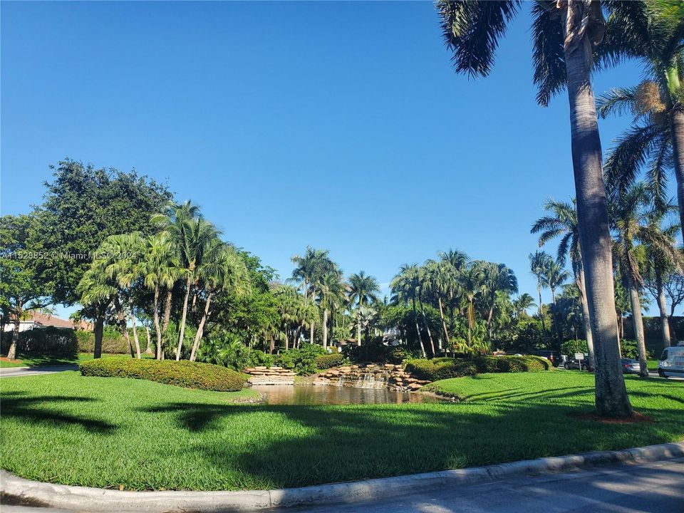 Recently Sold: $850,000 (3 beds, 2 baths, 2104 Square Feet)