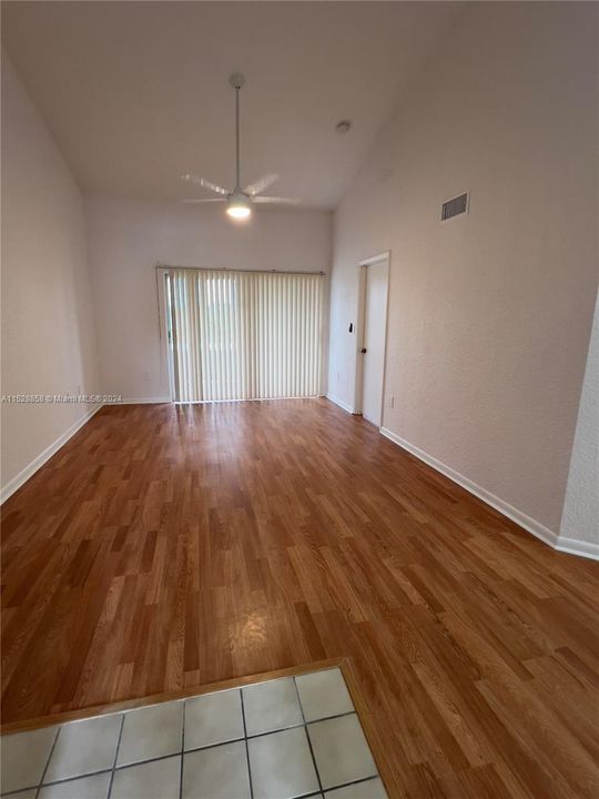 Recently Rented: $1,704 (1 beds, 1 baths, 786 Square Feet)