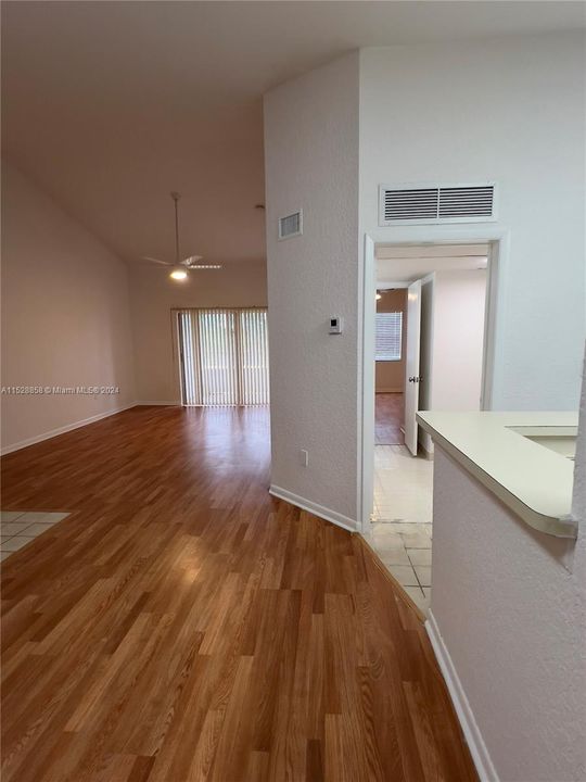 Recently Rented: $1,704 (1 beds, 1 baths, 786 Square Feet)