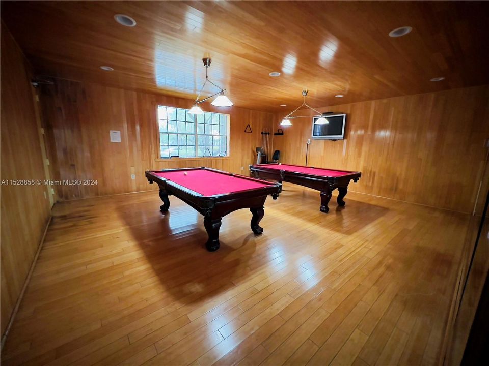 Recently Rented: $1,704 (1 beds, 1 baths, 786 Square Feet)