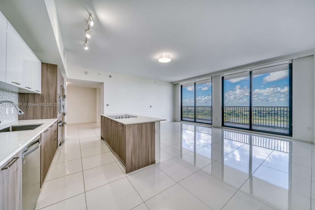 Recientemente alquilado: $4,600 (3 camas, 2 baños, 1557 Pies cuadrados)