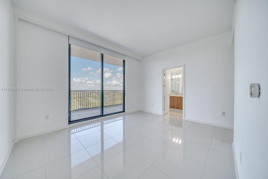 Recientemente alquilado: $4,600 (3 camas, 2 baños, 1557 Pies cuadrados)