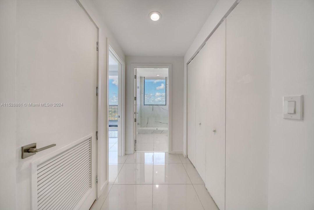 Recientemente alquilado: $4,600 (3 camas, 2 baños, 1557 Pies cuadrados)