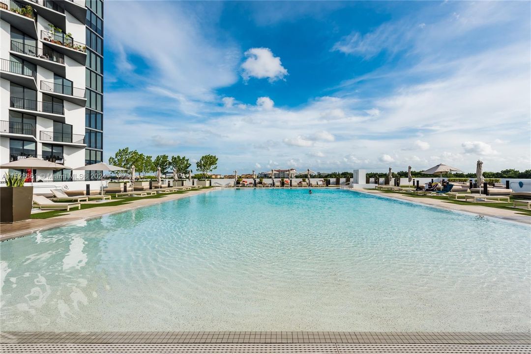 Recientemente alquilado: $4,600 (3 camas, 2 baños, 1557 Pies cuadrados)