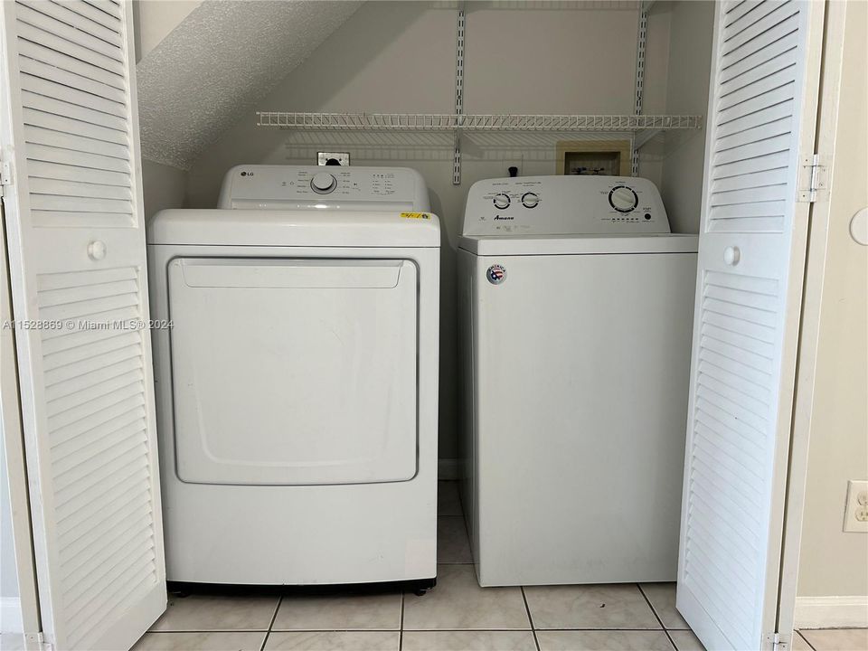 Recientemente alquilado: $2,400 (2 camas, 2 baños, 1110 Pies cuadrados)