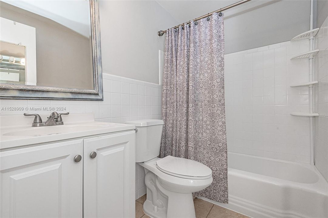 最近售出: $109,995 (1 贝兹, 1 浴室, 625 平方英尺)