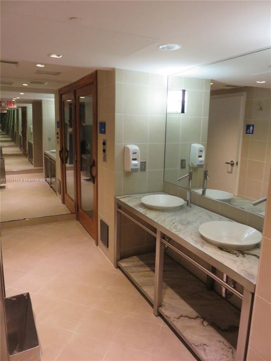 Recientemente alquilado: $3,500 (2 camas, 2 baños, 1227 Pies cuadrados)