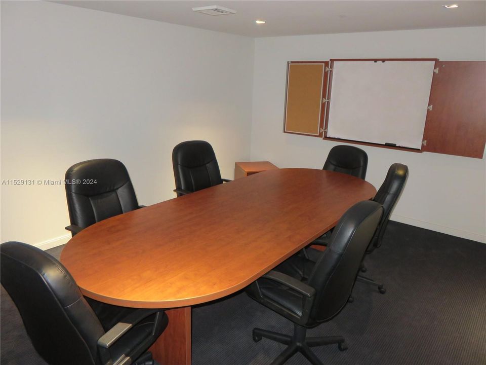 Recientemente alquilado: $3,500 (2 camas, 2 baños, 1227 Pies cuadrados)