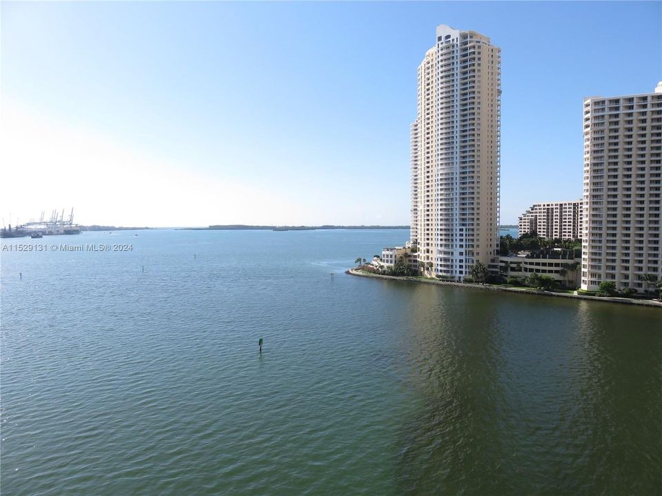 Recientemente alquilado: $3,500 (2 camas, 2 baños, 1227 Pies cuadrados)