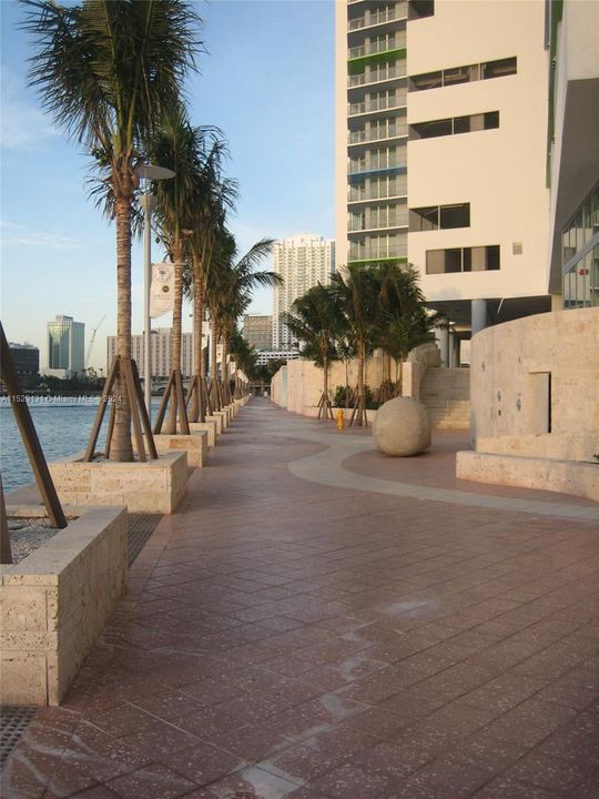 Recientemente alquilado: $3,500 (2 camas, 2 baños, 1227 Pies cuadrados)