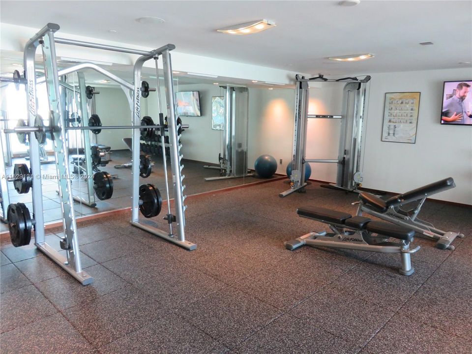 Recientemente alquilado: $3,500 (2 camas, 2 baños, 1227 Pies cuadrados)