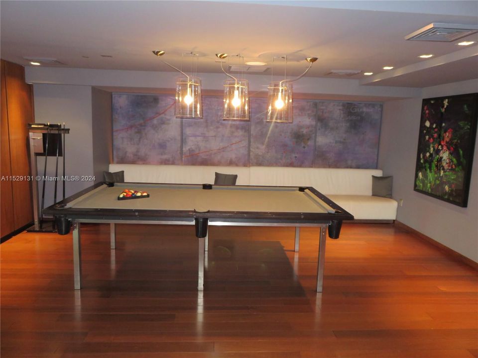 Recientemente alquilado: $3,500 (2 camas, 2 baños, 1227 Pies cuadrados)