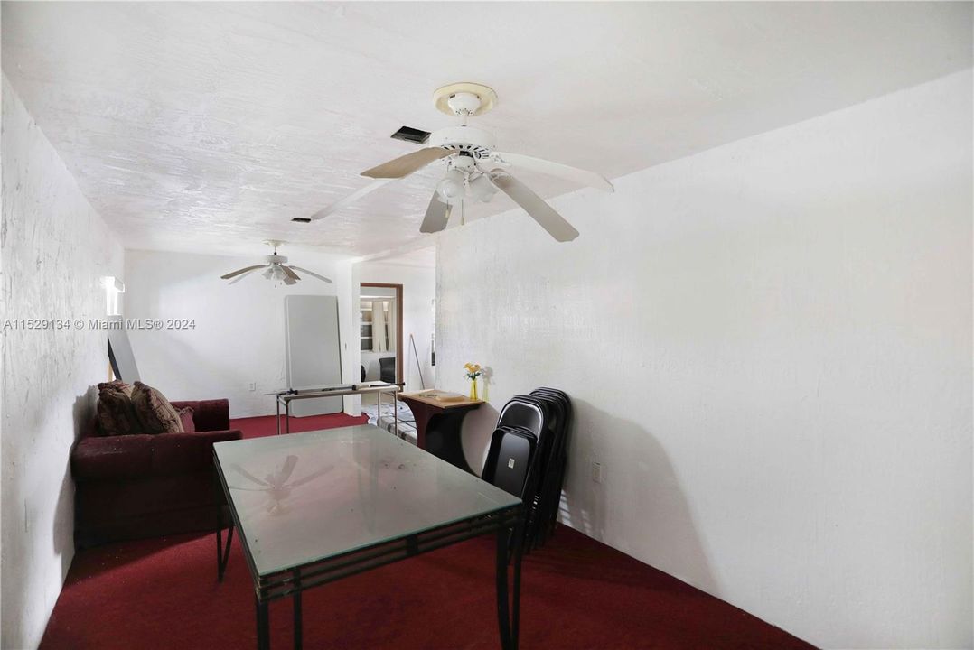 Active With Contract: $125,000 (2 beds, 1 baths, 848 Square Feet)
