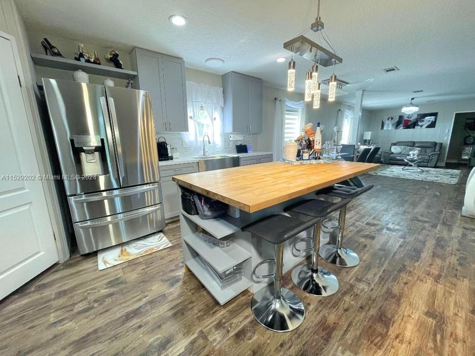 Recently Sold: $394,999 (4 beds, 2 baths, 0 Square Feet)