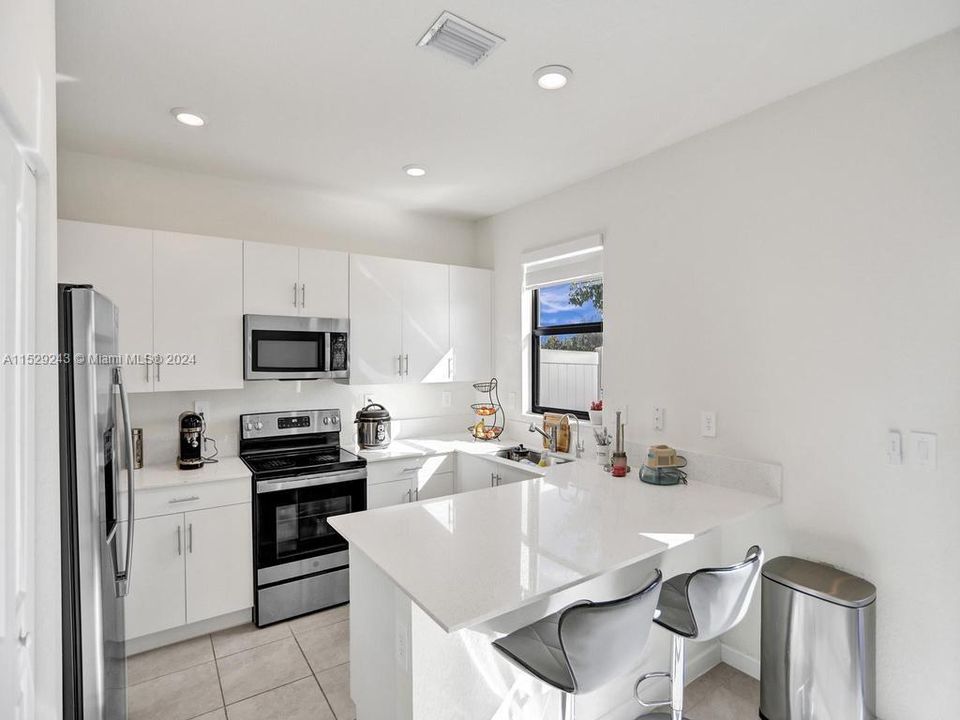 For Sale: $559,000 (3 beds, 2 baths, 1483 Square Feet)