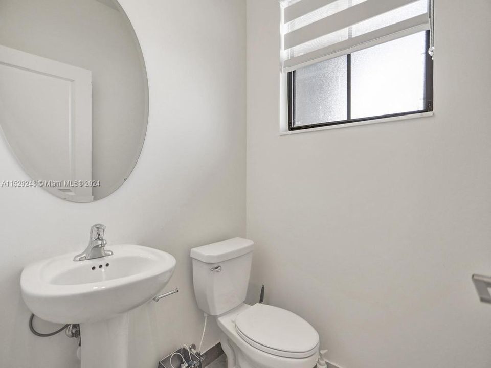 For Sale: $559,000 (3 beds, 2 baths, 1483 Square Feet)