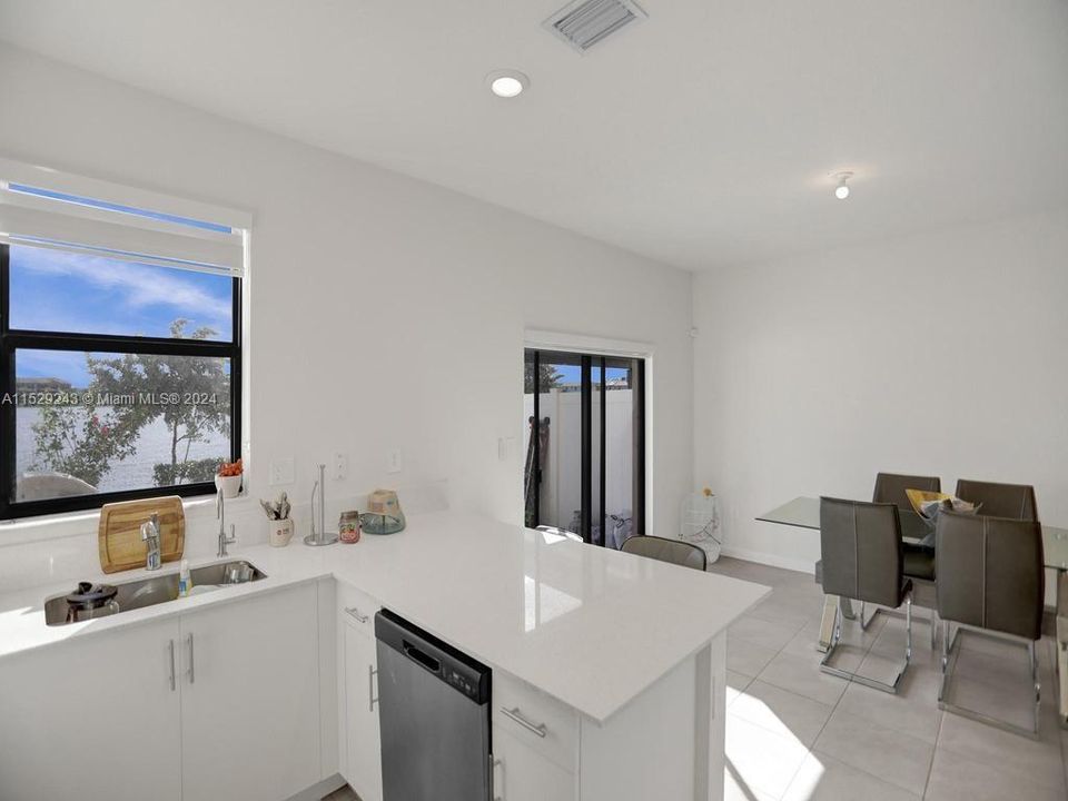 For Sale: $559,000 (3 beds, 2 baths, 1483 Square Feet)