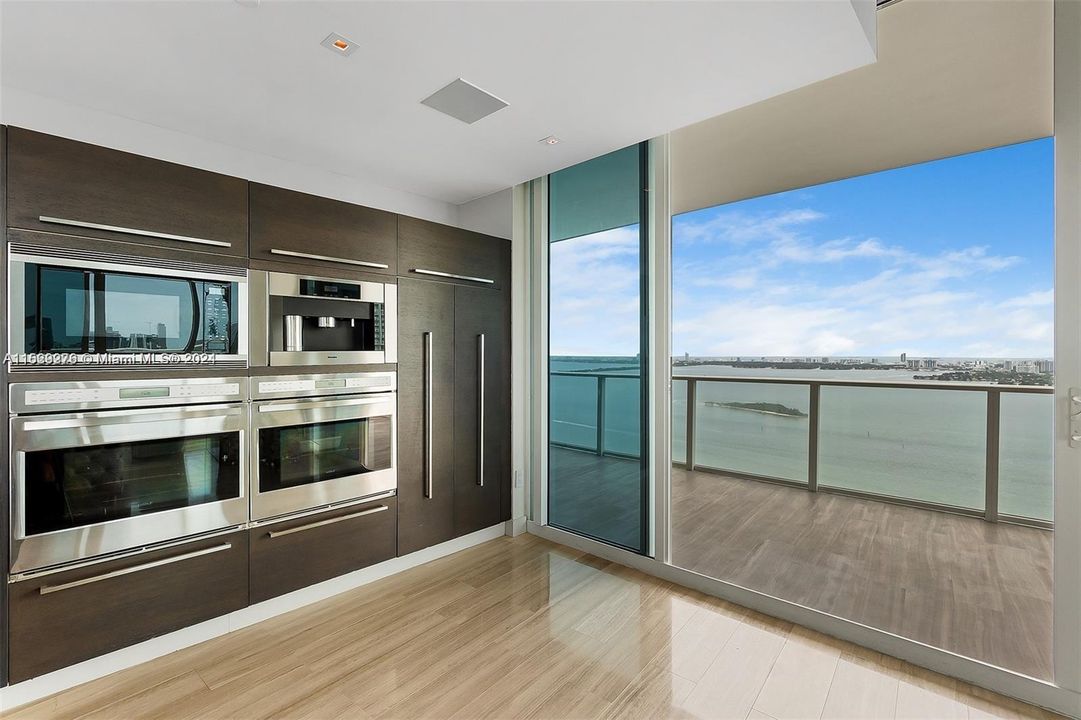 For Sale: $4,995,000 (3 beds, 4 baths, 2760 Square Feet)