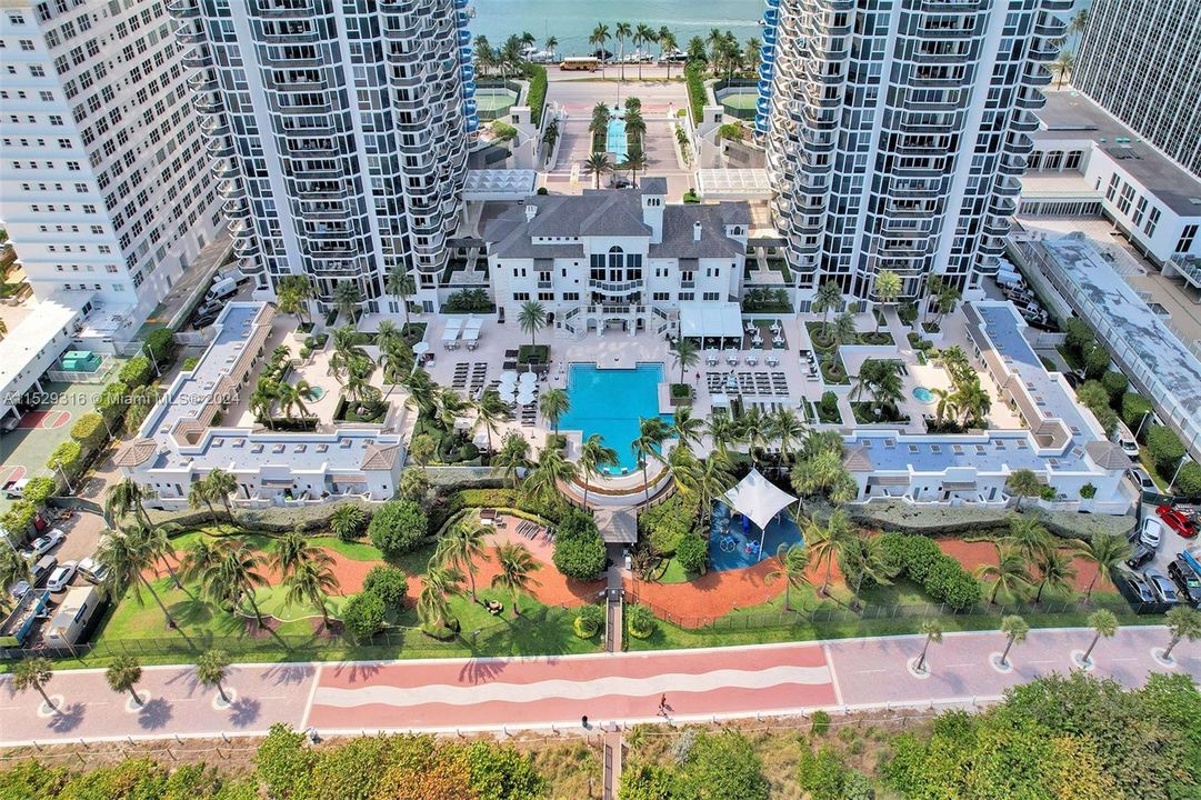 Recently Sold: $3,300,000 (3 beds, 3 baths, 2010 Square Feet)