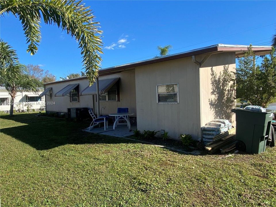 For Sale: $154,000 (2 beds, 2 baths, 1056 Square Feet)