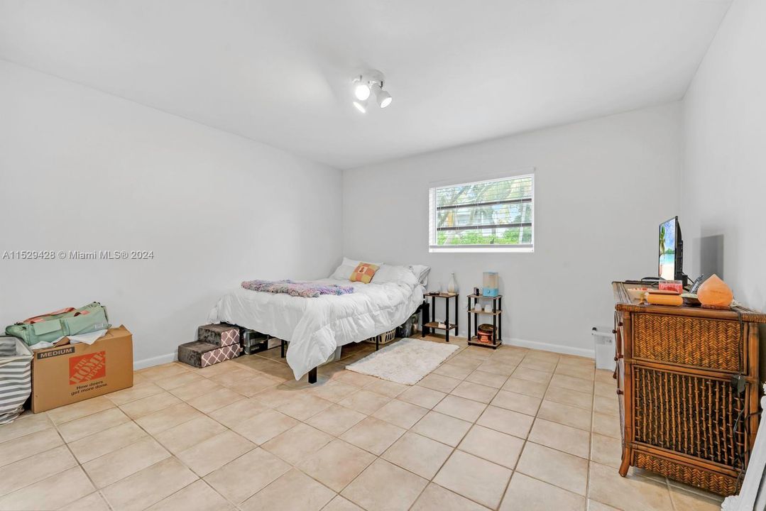 For Rent: $2,950 (2 beds, 2 baths, 860 Square Feet)