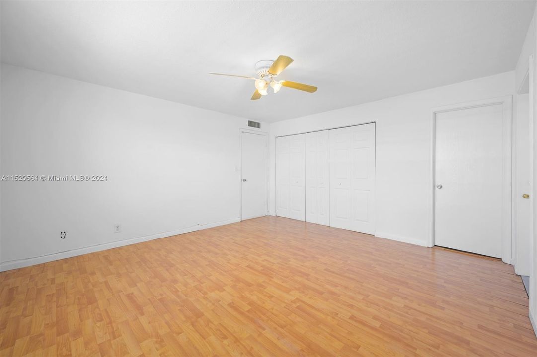 Recently Rented: $2,000 (2 beds, 2 baths, 947 Square Feet)