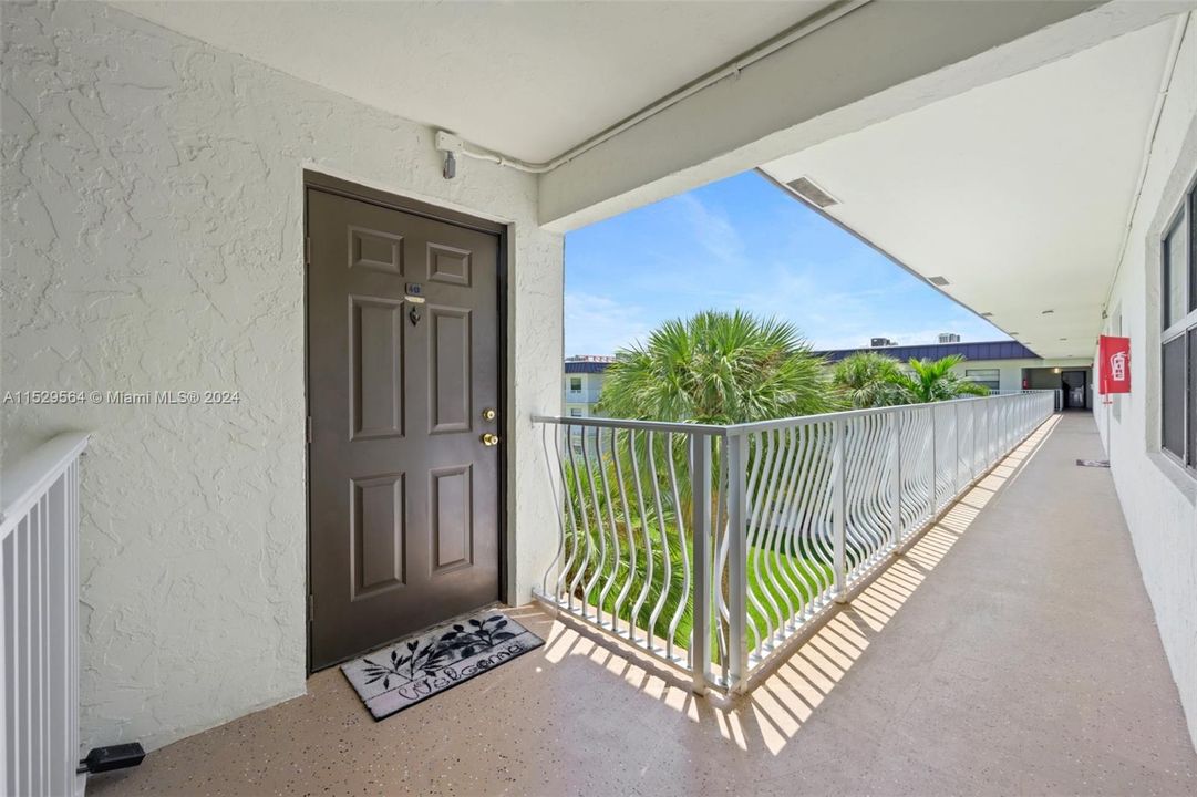 Recently Rented: $2,000 (2 beds, 2 baths, 947 Square Feet)