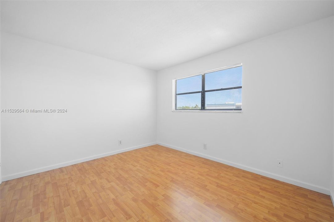 Recently Rented: $2,000 (2 beds, 2 baths, 947 Square Feet)