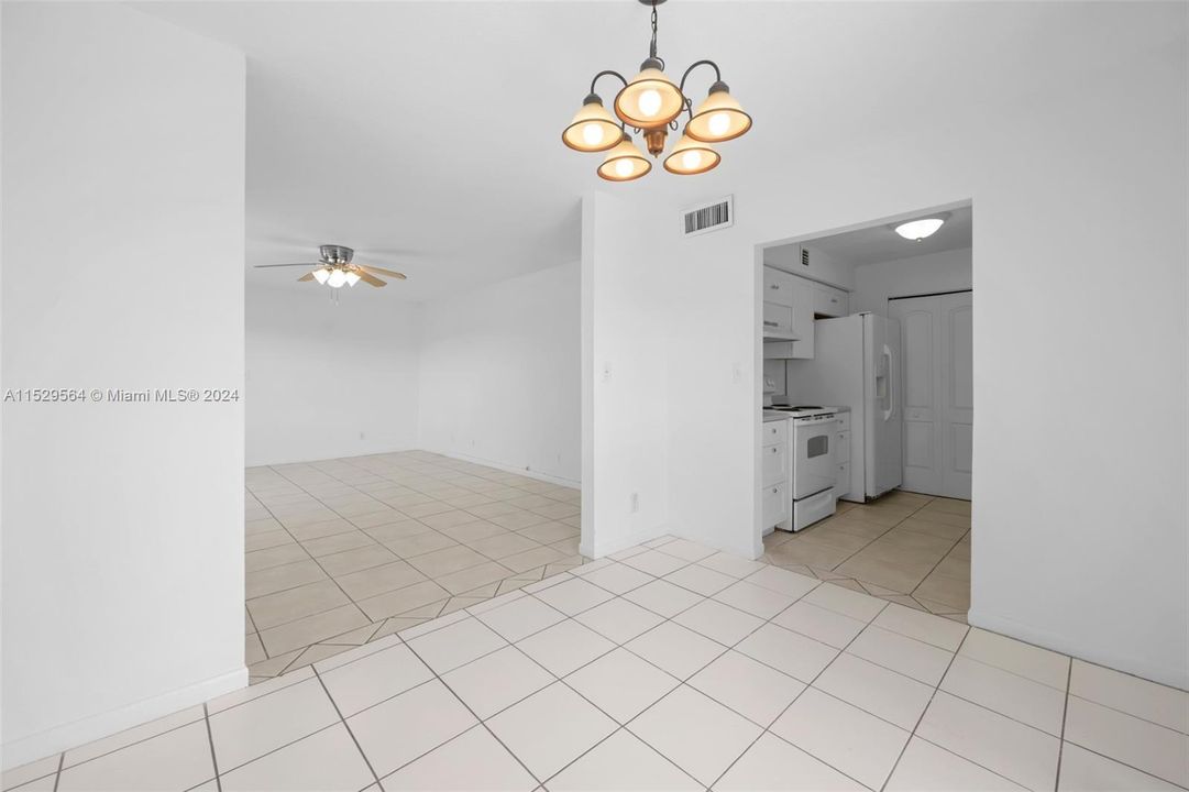 Recently Rented: $2,000 (2 beds, 2 baths, 947 Square Feet)