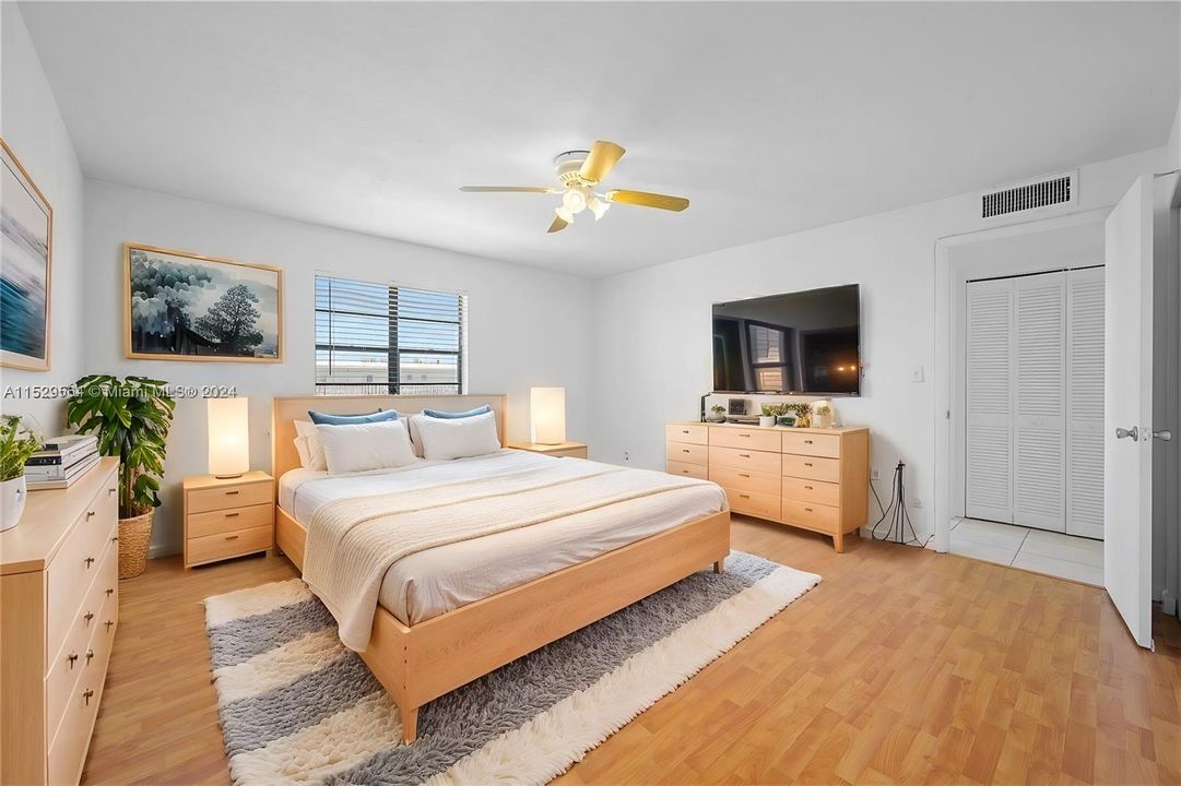 Recently Rented: $2,000 (2 beds, 2 baths, 947 Square Feet)