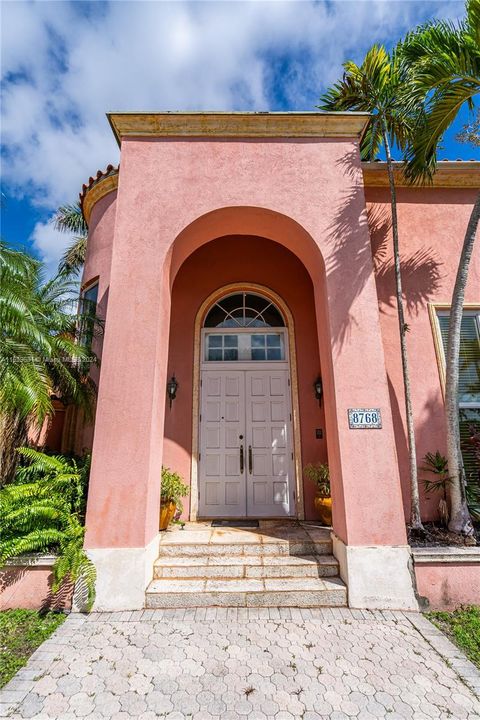 For Sale: $3,595,000 (5 beds, 4 baths, 4154 Square Feet)