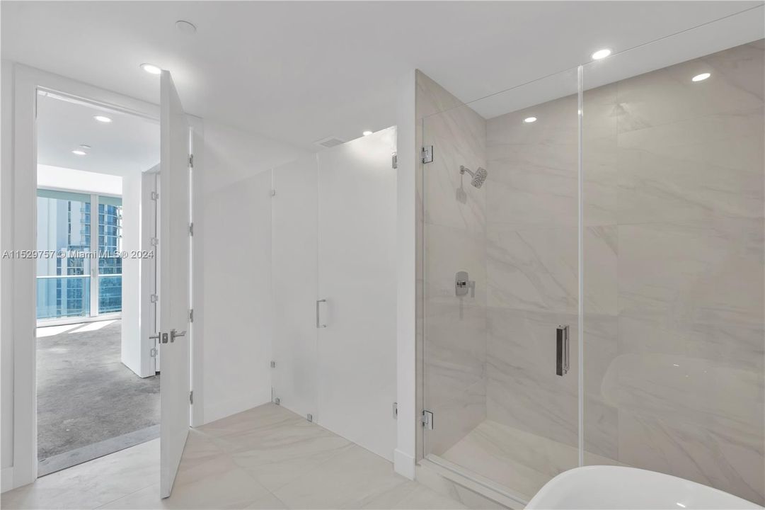 For Sale: $2,300,000 (2 beds, 2 baths, 1382 Square Feet)