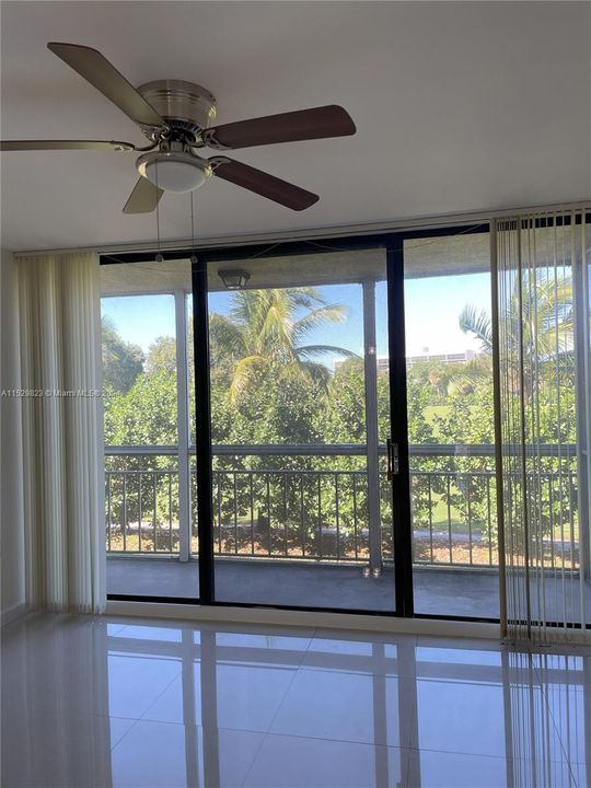 Recently Rented: $2,650 (2 beds, 2 baths, 1385 Square Feet)