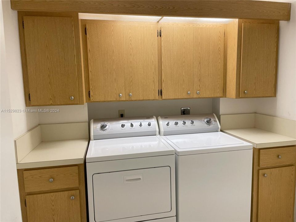 Recently Rented: $2,650 (2 beds, 2 baths, 1385 Square Feet)