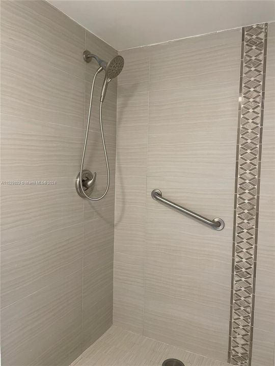 Recently Rented: $2,650 (2 beds, 2 baths, 1385 Square Feet)