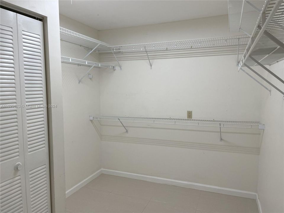 Recently Rented: $2,650 (2 beds, 2 baths, 1385 Square Feet)