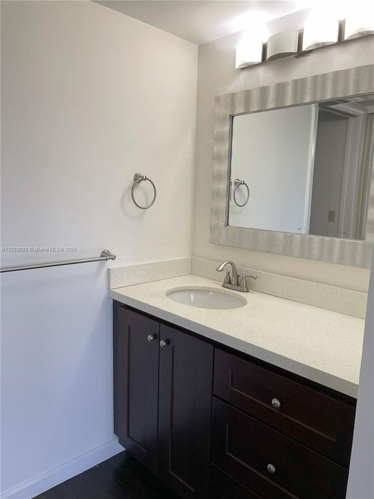 Recently Rented: $2,650 (2 beds, 2 baths, 1385 Square Feet)