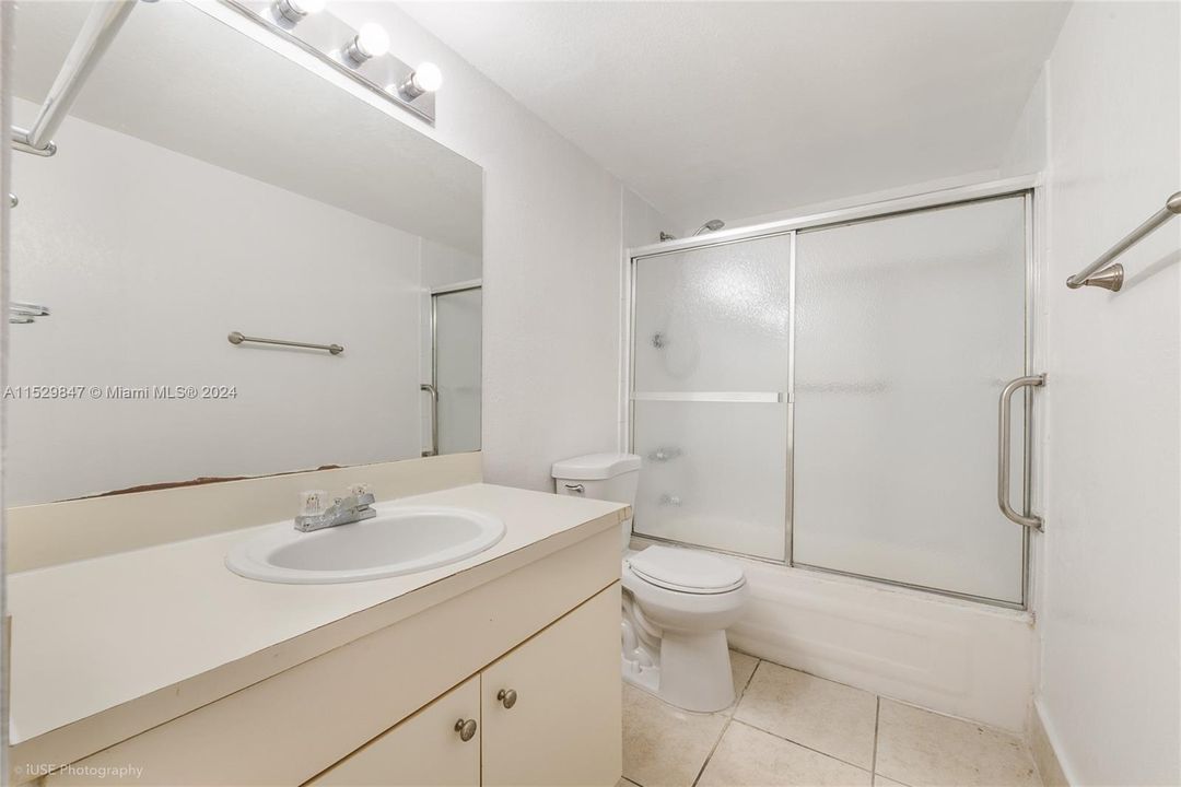 Recently Sold: $240,000 (2 beds, 1 baths, 850 Square Feet)