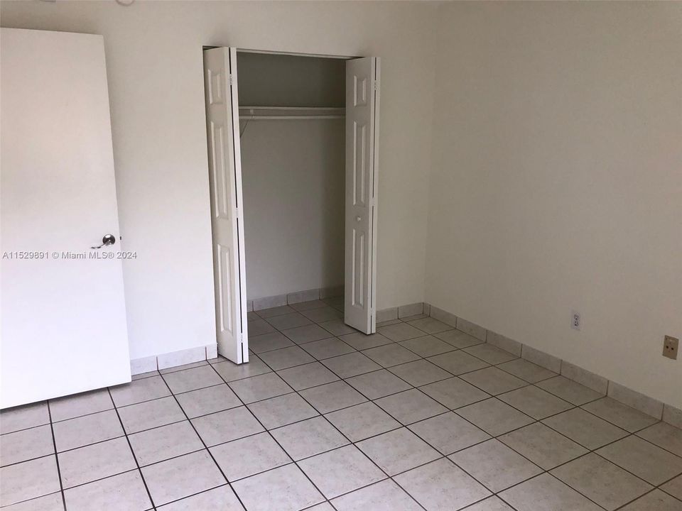 Recently Rented: $2,300 (2 beds, 2 baths, 955 Square Feet)