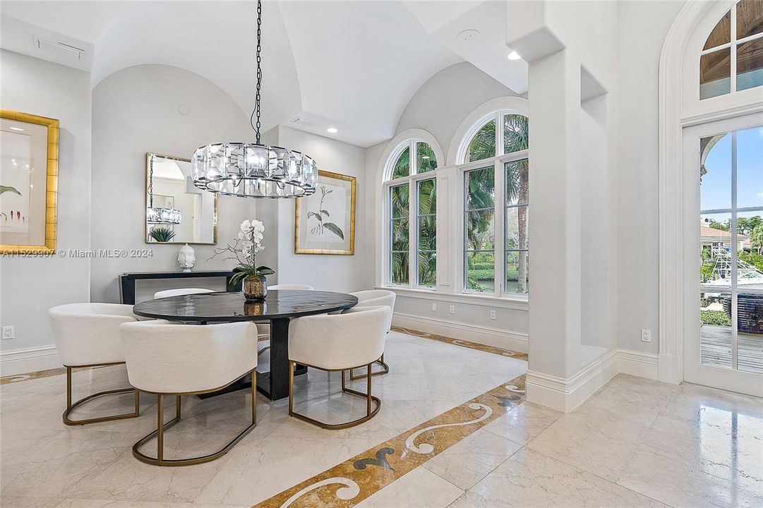 Active With Contract: $8,900,000 (5 beds, 5 baths, 7509 Square Feet)