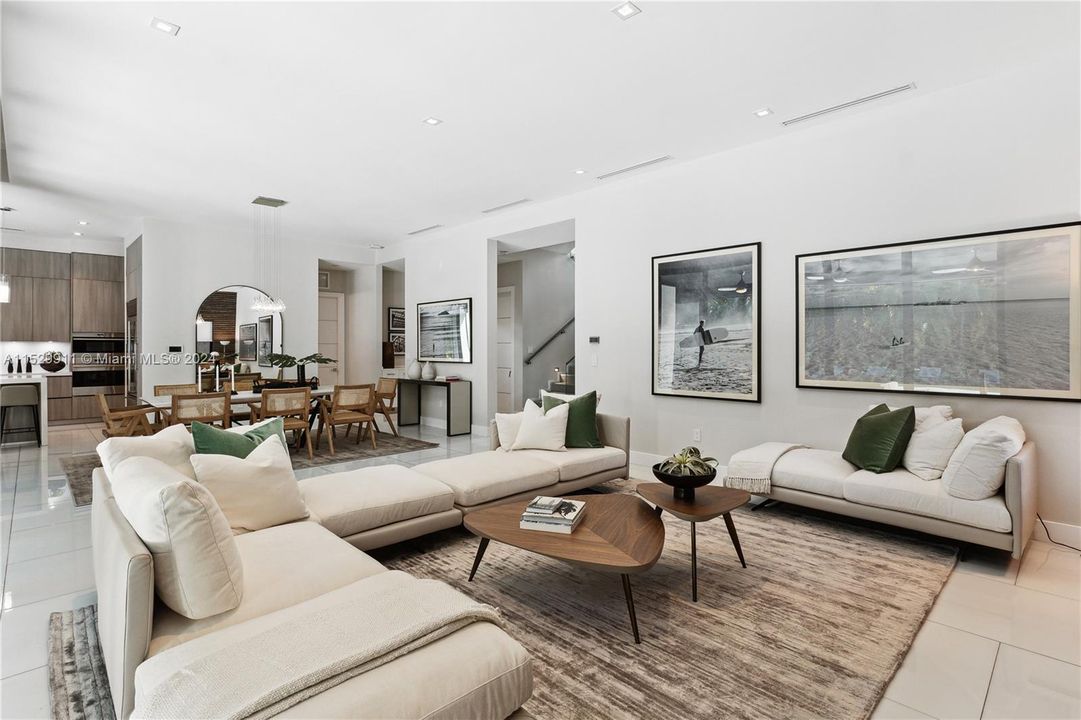 Active With Contract: $4,595,000 (4 beds, 4 baths, 3080 Square Feet)