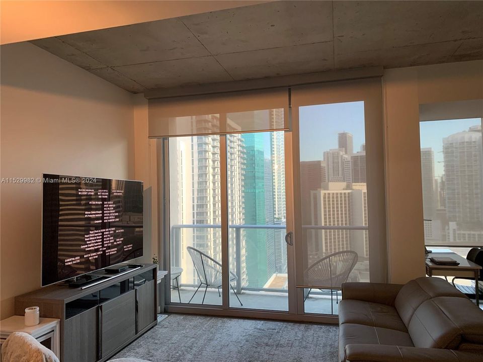 For Sale: $363,500 (1 beds, 1 baths, 533 Square Feet)