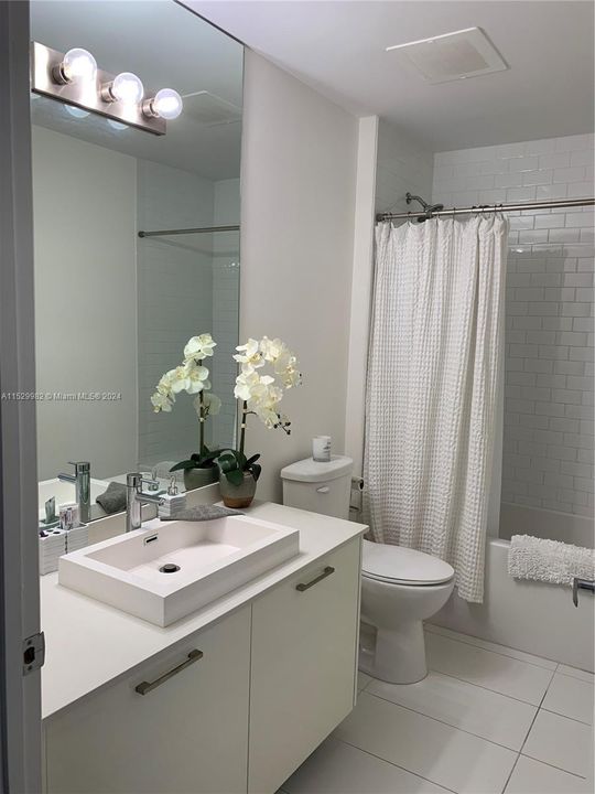 For Sale: $363,500 (1 beds, 1 baths, 533 Square Feet)