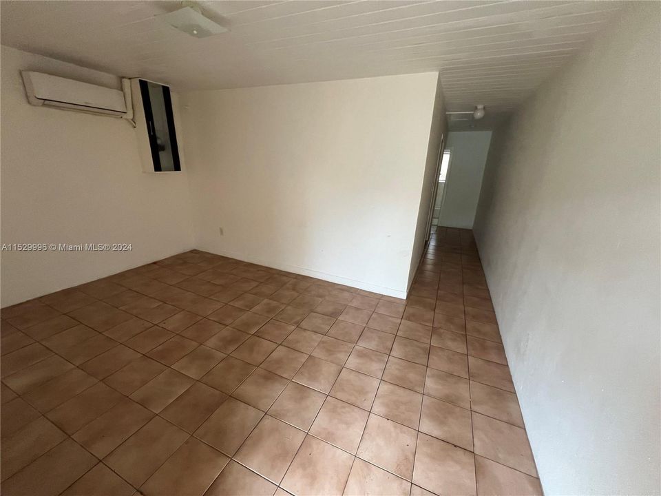 Vendido Recientemente: $450,000 (0 camas, 0 baños, 1569 Pies cuadrados)