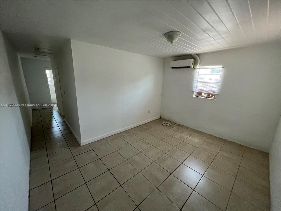 Vendido Recientemente: $450,000 (0 camas, 0 baños, 1569 Pies cuadrados)