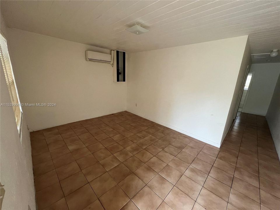 Vendido Recientemente: $450,000 (0 camas, 0 baños, 1569 Pies cuadrados)