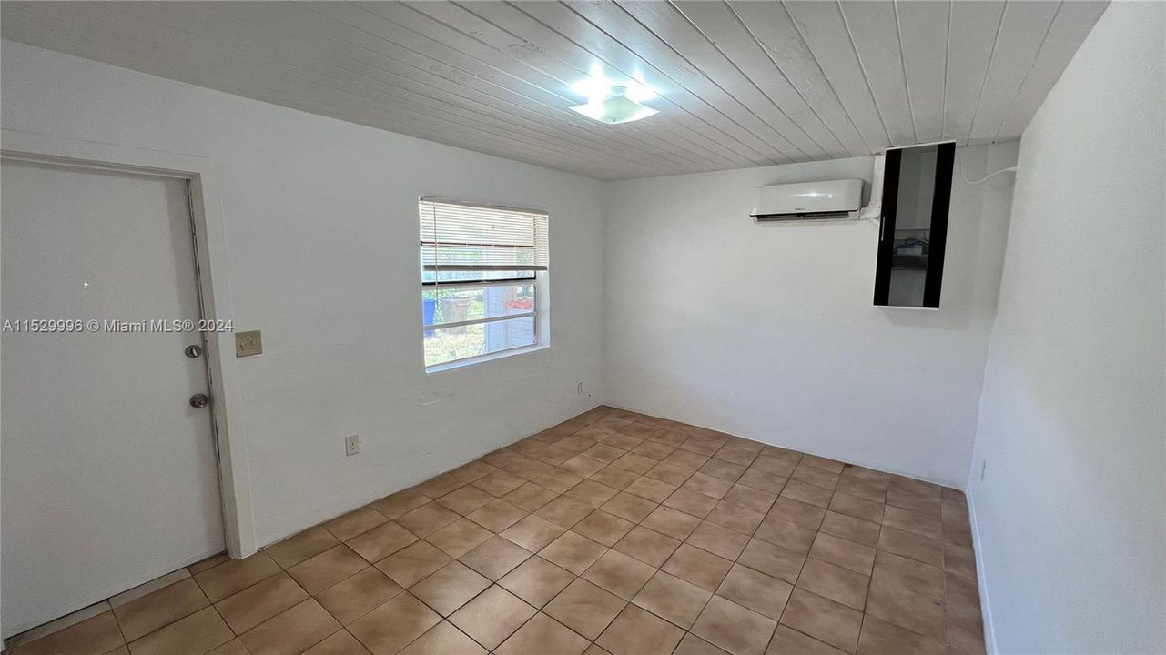 Vendido Recientemente: $450,000 (0 camas, 0 baños, 1569 Pies cuadrados)