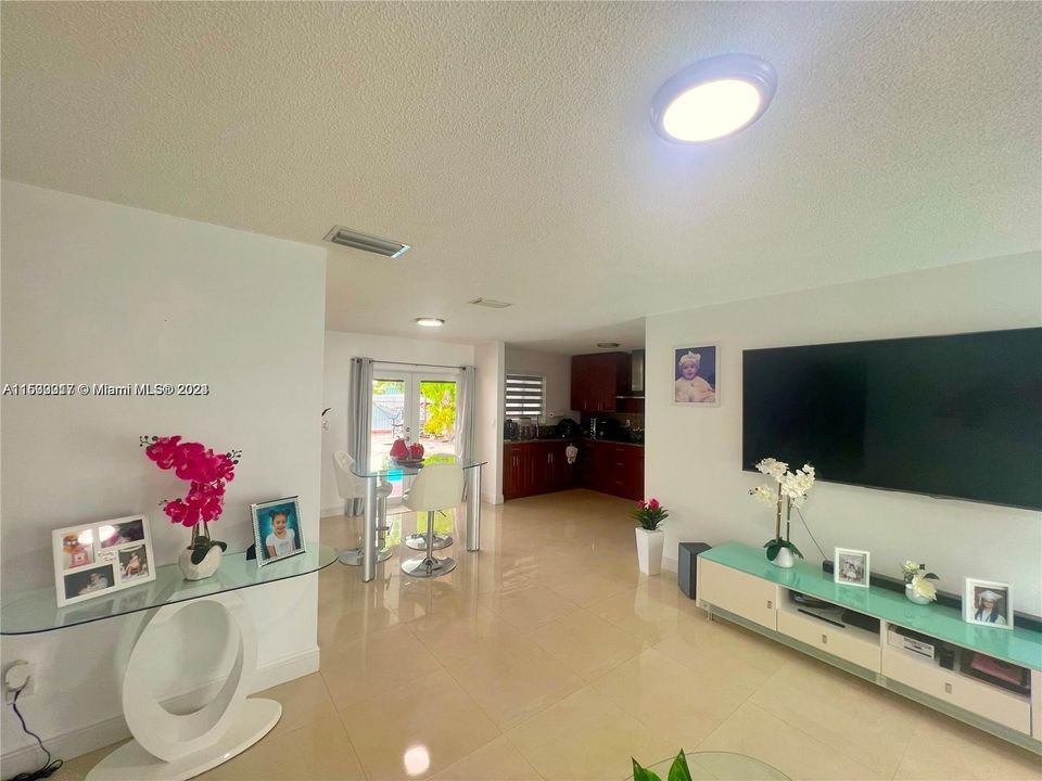 Recently Sold: $540,000 (3 beds, 3 baths, 1200 Square Feet)