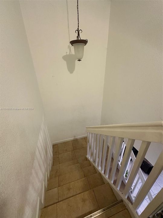 最近售出: $555,000 (3 贝兹, 2 浴室, 1800 平方英尺)